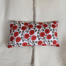 Charger l'image dans la galerie, Coussin fleur rouge
