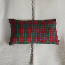 Charger l'image dans la galerie, Coussin fleur rouge