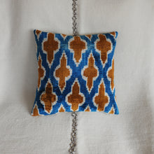 Charger l'image dans la galerie, Housse de coussin carré Ikat reversible