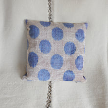 Charger l'image dans la galerie, Housse de coussin carré Ikat