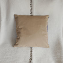 Charger l'image dans la galerie, Housse de coussin carré Ikat