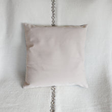 Charger l'image dans la galerie, Housse de coussin carré Ikat