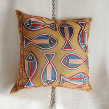 Charger l'image dans la galerie, Housse de coussin carré Suzani soie