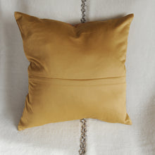 Charger l'image dans la galerie, Housse de coussin carré Suzani soie